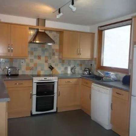 Bridge 21, Within Walking Distance Of Town Centre, Strictly No Pets Ferienhaus *